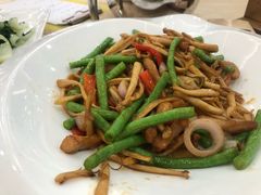 白玉菇珍珠菌炒柳肉-潮喜竹溪荔湖酒家(荔枝湾店)