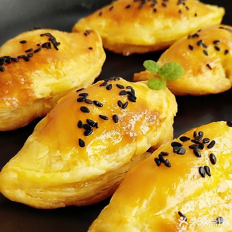 烘焙小白也能完成❗️零失败🔥巨好吃❗酥的掉渣的芒果酥。