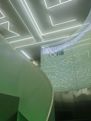 -LESSMORE科技头皮理容中心