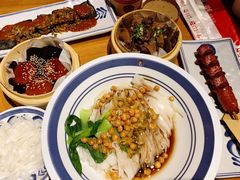 -霸蛮湖南菜·牛肉粉(荣京西街店)