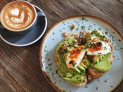 牛油果煮蛋吐司-RAC BAR(安福路店)