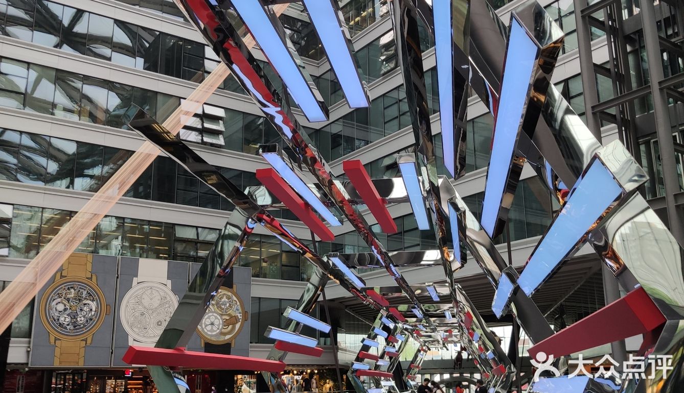 网红打卡必来地位置在东大桥路