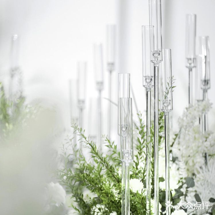 最受欢迎的韩式白绿色婚礼