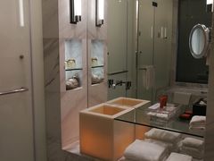 -上海滴水湖皇冠假日酒店