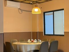 -小白的·非遗东方烤乳猪·海南菜连锁餐厅(椰梦长廊外贸路店)