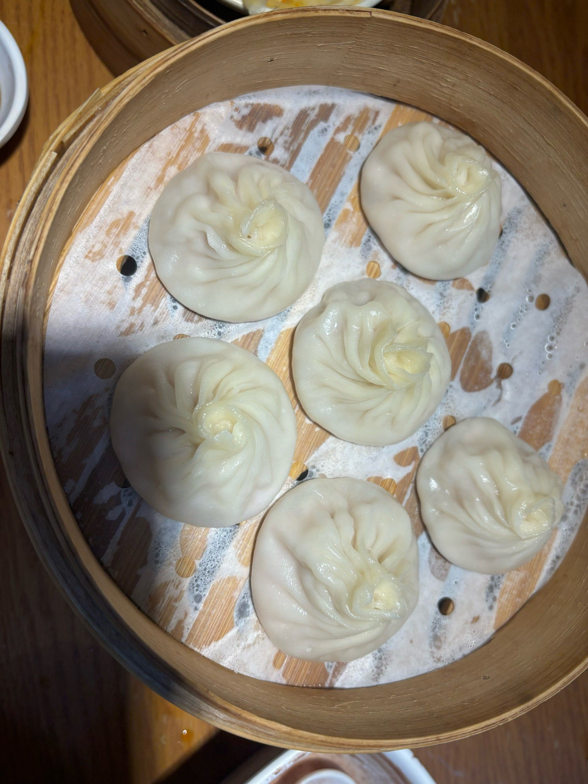 终于吃到了大名鼎鼎的南昌包小笼金牌小笼包