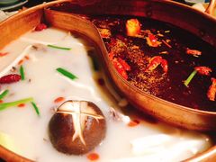 -三人行骨头王火锅(长寿店)