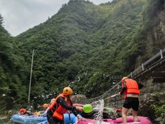 -安吉龙王山峡谷漂流
