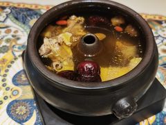 -云海肴·汽锅鸡·云南菜(天山百盛优客店)