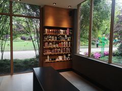 靠窗位-星巴克(人民公园店)