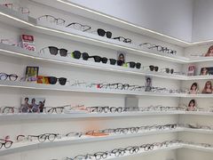 -美式眼镜·授权蔡司.依视路.尼康.豪雅.明月(南翔印象城店)
