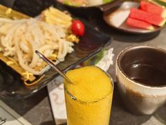 -湊湊火锅·茶憩(杭州湖滨银泰in77店)