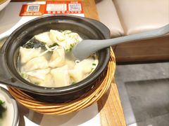 蟹粉小馄饨-馋三尺蟹粉小笼(人民广场店)