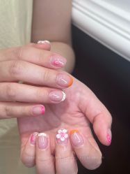 -花岐款式专研健康美甲沙龙