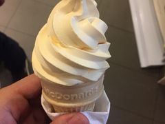 黄的布一样-麦当劳(洪山商场店)