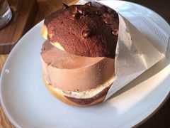 黑头仔菠萝包-怪 kafe.