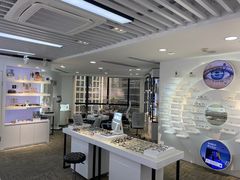 -浮光眼镜·蔡司视觉合作·数字验配中心(陆家嘴店)