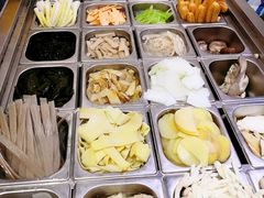 -愉肴麻辣香锅(中北镇店)