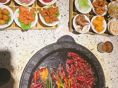 -红九格老火锅(三峡广场店)
