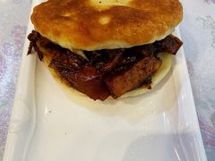 烧饼夹肘子-傅记酱肉