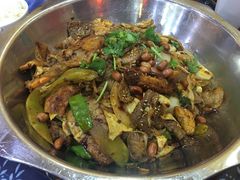-愉肴麻辣香锅(中山路店)