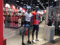 -PUMA品牌自营折扣店(武汉永旺梦乐城店)