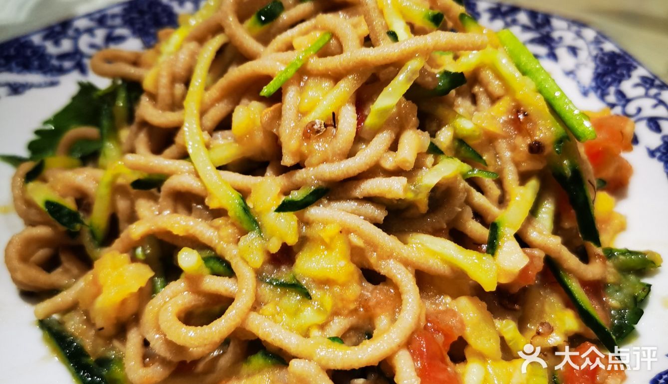 这是我的最爱，烂腌菜的味道，混合着土豆的香气