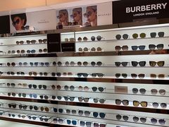 -LensCrafters亮视点·OAKLEY精选(静安嘉里中心店)