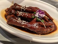 吮指鸡爪-桂满陇·蟹黄小笼汤包(巴黎春天浦建店)