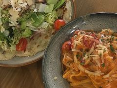 三文鱼罗勒番茄扁面-HELLO 27 意面·沙拉·帕尼尼