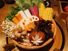 -湊湊火锅·茶憩(杭州湖滨银泰in77店)