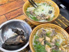 -正宗李家土鸡米线店