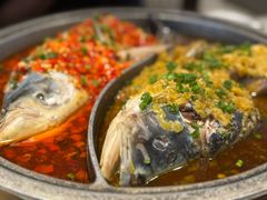 -阿瓦山寨·湘菜现炒·剁椒鱼头王(咸阳总店)