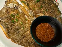 香酥武昌鱼-肥肥虾庄·金牌油焖大虾(首义路店)