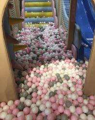 -木马王国淘气堡儿童乐园