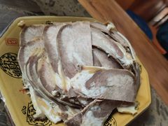 -黄利砖万峰林布依特色酸笋牛肉馆