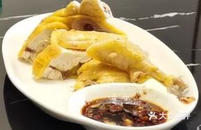 Garlic-Steamed White-Skinned Chicken