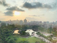 -茂名熹龙国际大酒店(人民广场高铁站店)