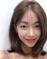 -AYO SALON