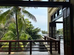 -亚龙湾喜来登·美景台大堂吧