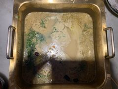 -尚尚仙·酸汤猪手·猪肚鸡火锅(华联万柳购物中心店)