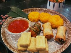 炸物拼盘-浩海火燒雲傣家菜(芮欧百货店)