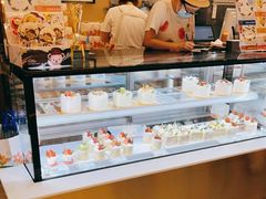 面包甜点陈列柜-花花卷卷·鲜食蛋糕(静安久光百货店)