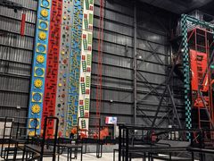 -极限PLAY运动娱乐新世界·团建派对表演休闲馆·室内高空游乐园