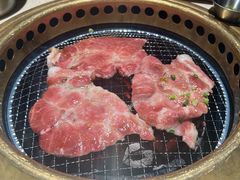 -蚂蚁洞·烤肉大营地(上海静安大悦城店)