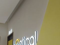 -J-Optical佳视明眼镜·蔡司视觉(青岛金茂览秀城店)