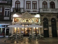 -Majestic Café