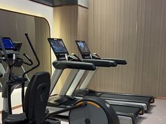 -英派斯健身旗舰店(海信国际中心馆)