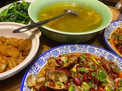 -临界音乐酒馆·小龙虾·江湖菜(华熙LIVE·鱼洞店)