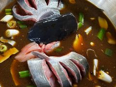 柴锅炖水库鱼-姥家大锅台水库渔家